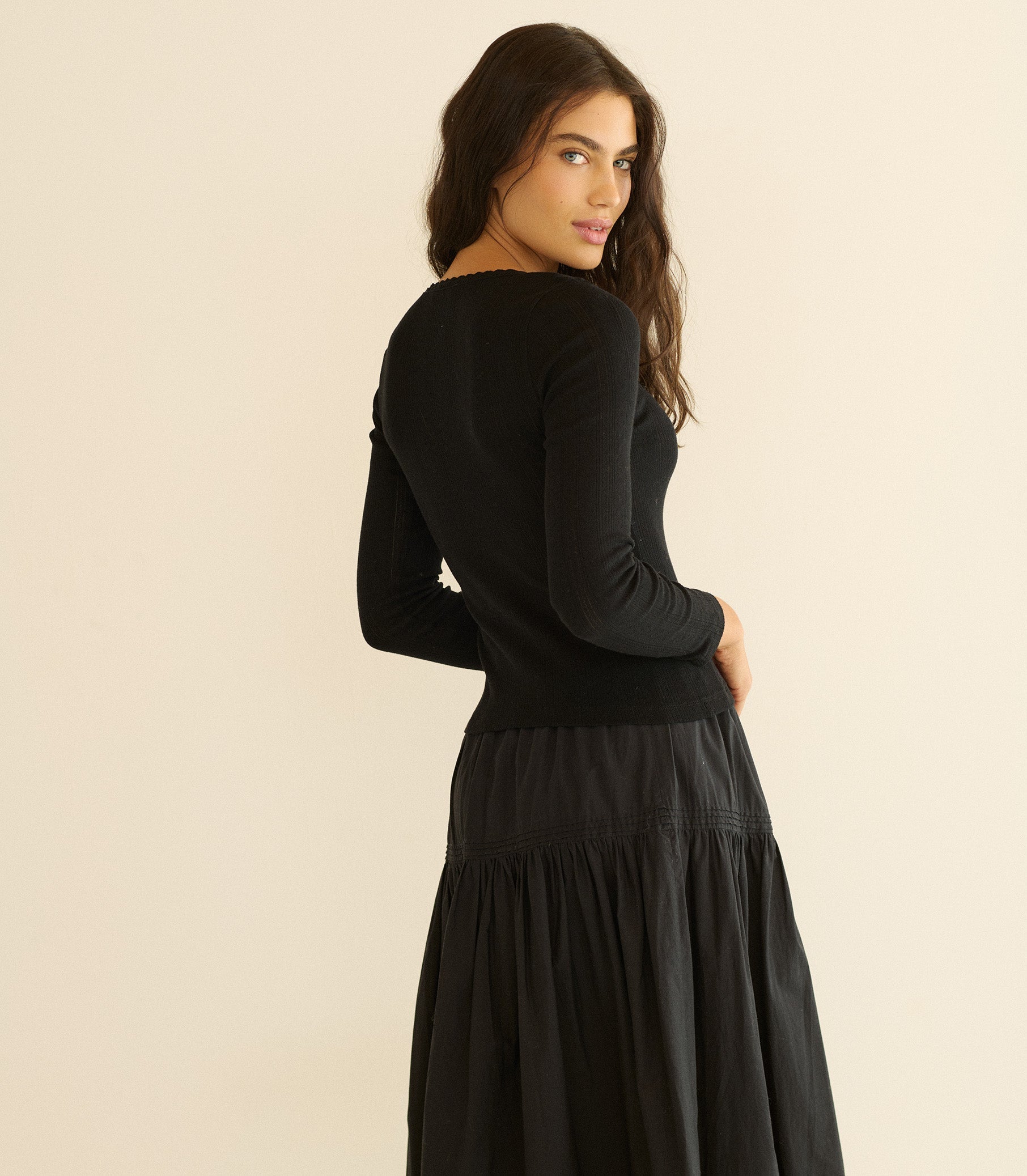 LORI TEE -- BLACK